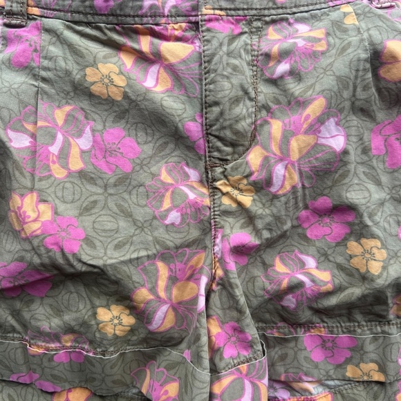 Y2K Vintage Green & Pink Hibiscus Flower Short Shorts Sz 9 - Picture 3 of 4